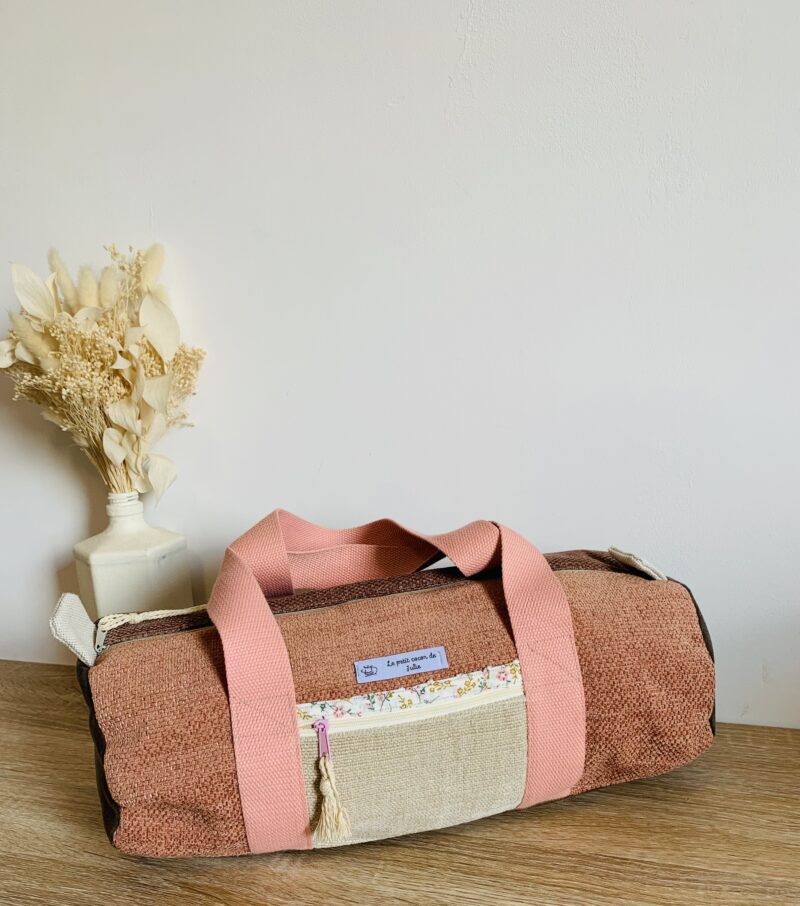 Sac de ville rose.