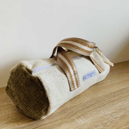 Sac à main blanc.